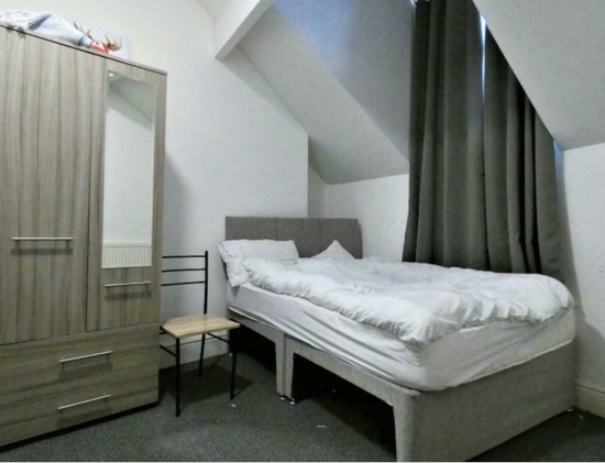 1 bedroom in Room 4, Dyke Street, Hanley