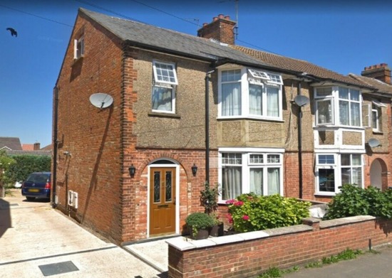 Impressive 6 Bedrooms Semi-Detached House Available to Rent