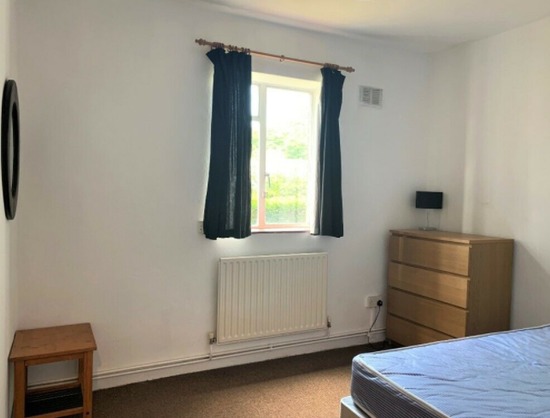 Spacious Double Room to Rent  2