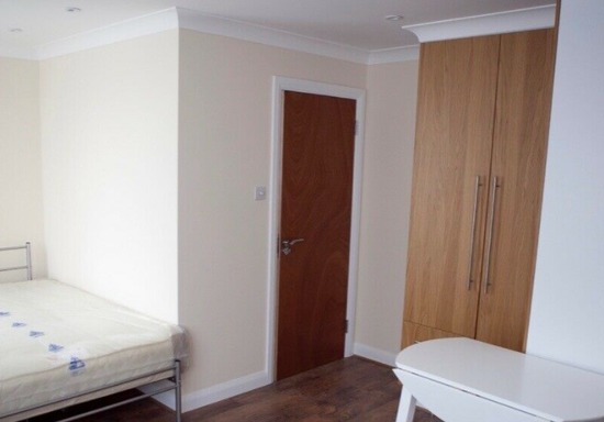 Available Now Studio Room with En-Suite  6
