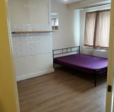 £600 Per Month Large Double Room  0