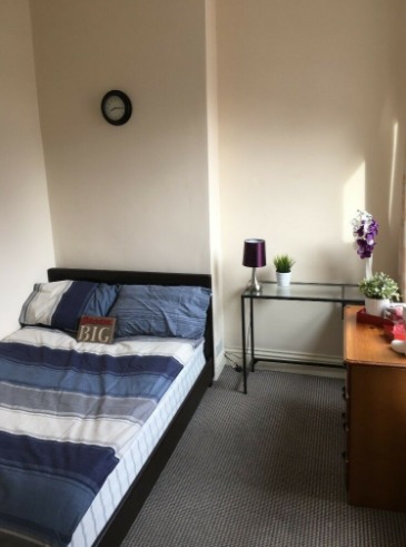 Rooms Available / Pershore Road  0