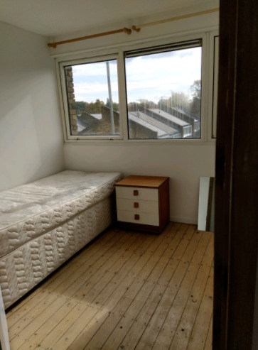 West Norwood Three Bed / Being Refurbished - Flat  0