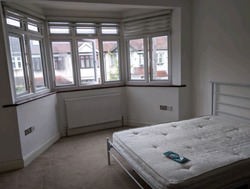 2nd of 2 Rooms to Let - House thumb 1