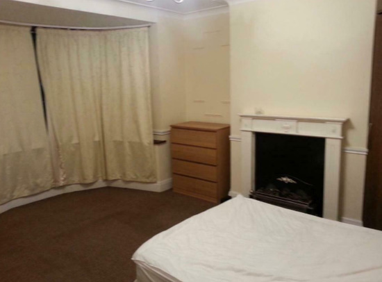Large Double Room in South Woodford  0