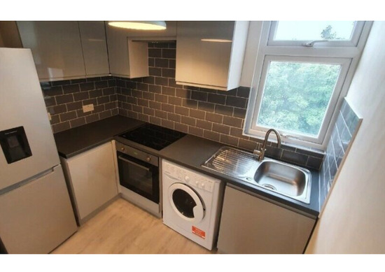Newly Refurbished Lovely 2-Bed Flat  0