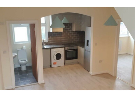 Newly Refurbished Lovely 2-Bed Flat  1