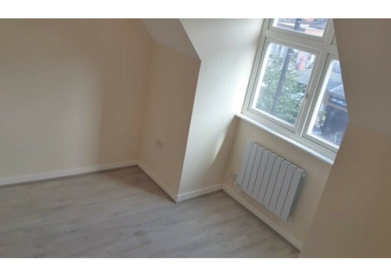 Newly Refurbished Lovely 2-Bed Flat  7