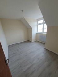 Newly Refurbished Lovely 2-Bed Flat thumb 7