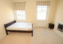 Lexham Gardens Two Bedroom - Room for Rent thumb 3