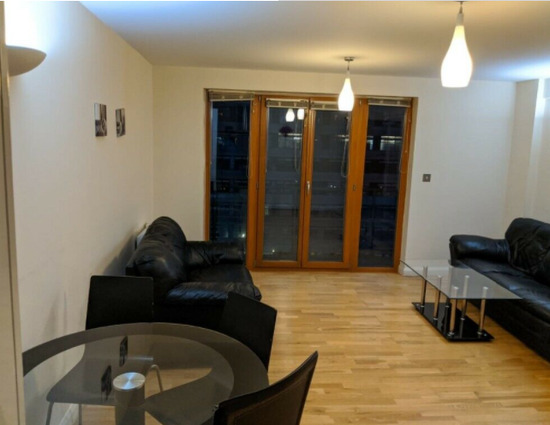 Beautiful 1 Bedroom Flat to Let  3