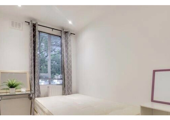 Newly Refurbished 3 Double Bed Flat  1