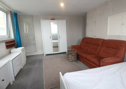 Spacious Double Room Now Available in N22 thumb-47498