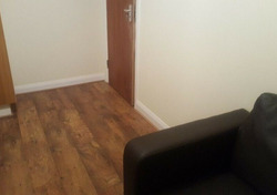 Clean Ensuite Room in Ilford thumb-47642