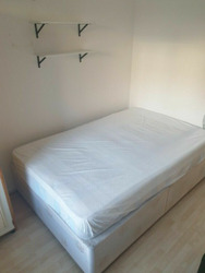 Large Room for Single Person / Limehouse