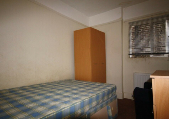 We Are Pleased To Offer This One Bedroom Apartment  5