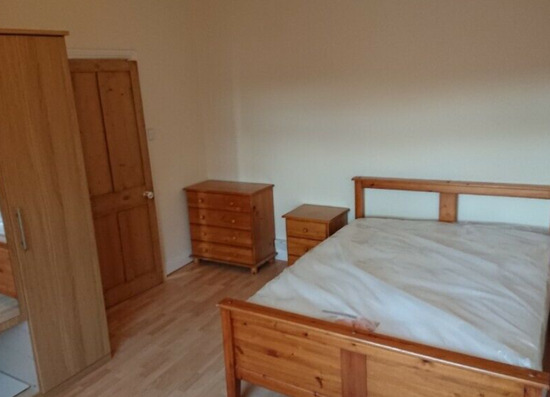Holbeck, Leeds 2 Bed House  6