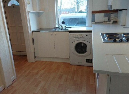 Holbeck, Leeds 2 Bed House  7