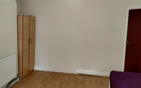 Extra Large Doubles Room - House to Rent  3