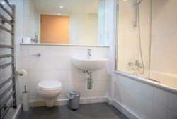 Manchester City Centre Apartment 2 Bedroom thumb 6
