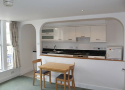 CR2 - Newly Decorated, Cosy, Bright, Quiet One Bed Flat