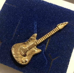 Charming Vintage Music Guitar Rock n Roll Lapel Tie Pin Brooch