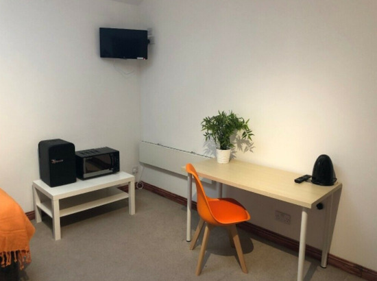 Single & Twin Rooms to Rent - Guild Street   2