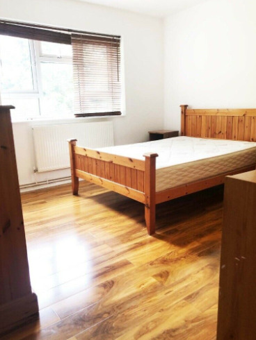 Lovely Double Room to Rent  0