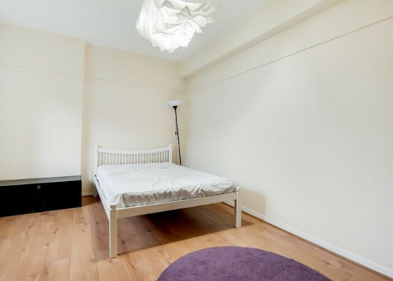 Lovely Double Room to Rent in Shared Flat  0