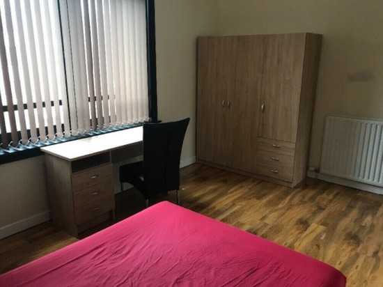 3 Bedroom Flat To Let  0