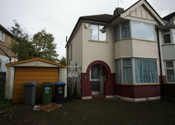 Impressive 4 Bedroom Semi Detached House Available to Rent thumb 1