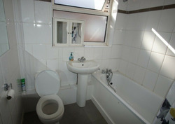 Impressive 4 Bedroom Semi Detached House Available to Rent thumb 7