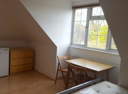 Clean and Spacious 2 Bed Flat thumb-48456