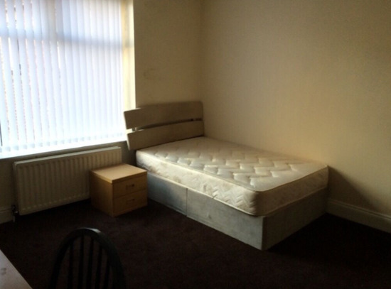 3 Bed Newly Renovated Fully Furnished Flat  0