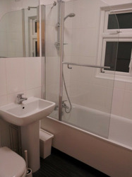 2 Bedroom 3 Room Flat Very Close to Shops and Transport thumb-48600