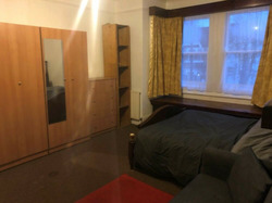 Extra Large Double Room £550 Mth Available Now