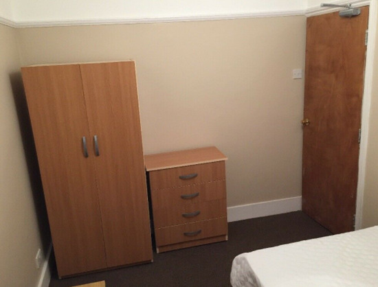 Double Room to Rent £450 Per Month  0