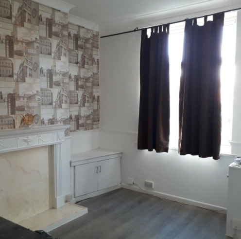 Lovely 2 Bed House on a Friendly Street.  9