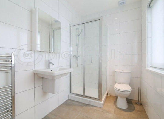 Amazing Double Room with En-Suite Bathroom to Rent  2