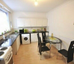 3 Bed House to Let thumb-48903