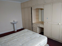 Large Double Room in Kingsbury thumb 1