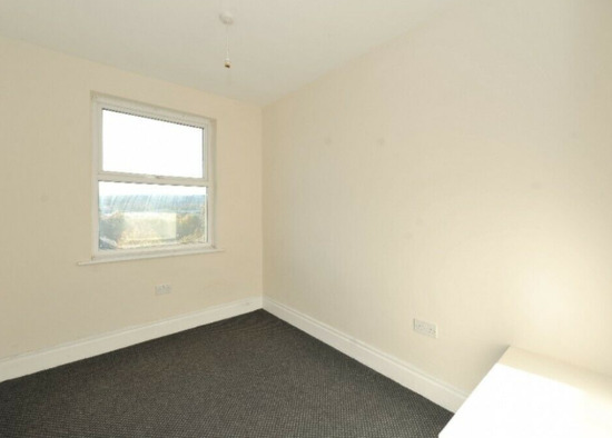 New 3 Bed Flat to Let on the Oval in Walker  1