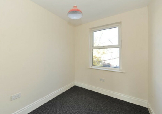 New 3 Bed Flat to Let on the Oval in Walker  3