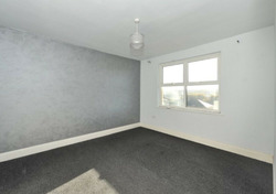 New 3 Bed Flat to Let on the Oval in Walker thumb 3