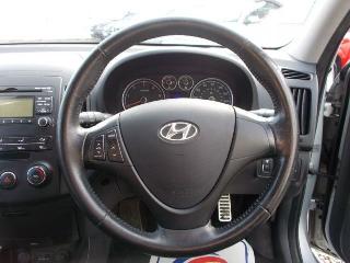  2010 Hyundai i30 1.6 CRDI 5d thumb 10