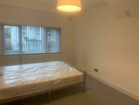Newly Furnished 5 Bed/2 Bathroom House off Leyton High St!  6