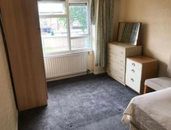 Single Room to Rent in House Shared Denmark Gardens thumb 1
