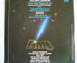 A Nice Selection Of Three Julian Lennon 7 Inch Vinyl Singles thumb-49292