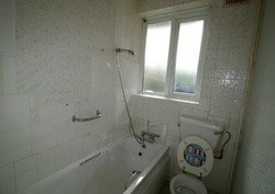 Impressive 3 Bedrooms First Floor Flat Available to Rent thumb 7