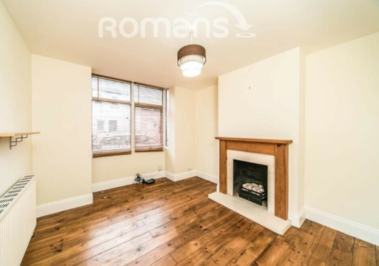 3 Bed Room Terrace House in Central Reading for Rent  1